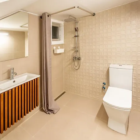 Diamante Guest House-1st Floor Фамагуста