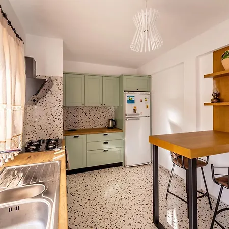 Diamante Guest House-1st Floor Апартаменты Фамагуста