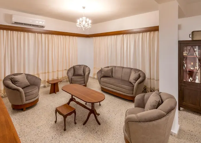 Diamante Guest House-1st Floor ファマグスタ